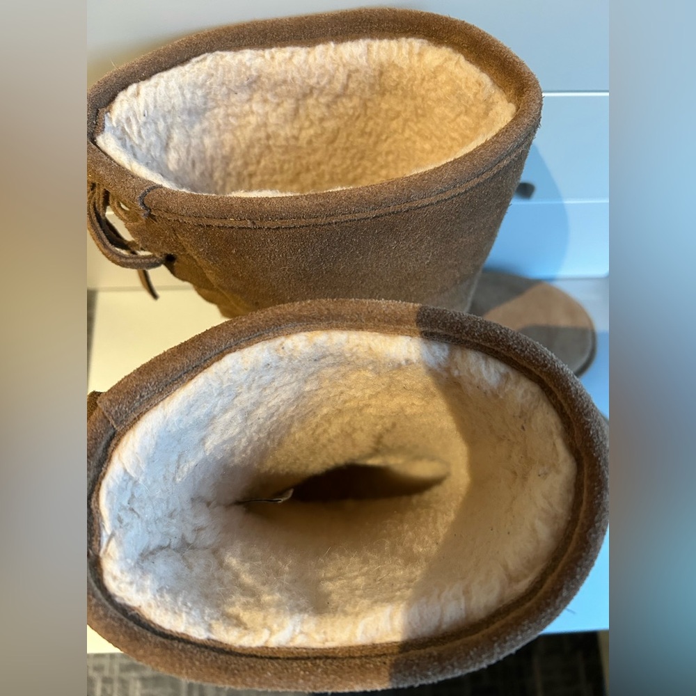 BEARPAW Women’s Suede Boots Size 8 - Picture 8 of 9